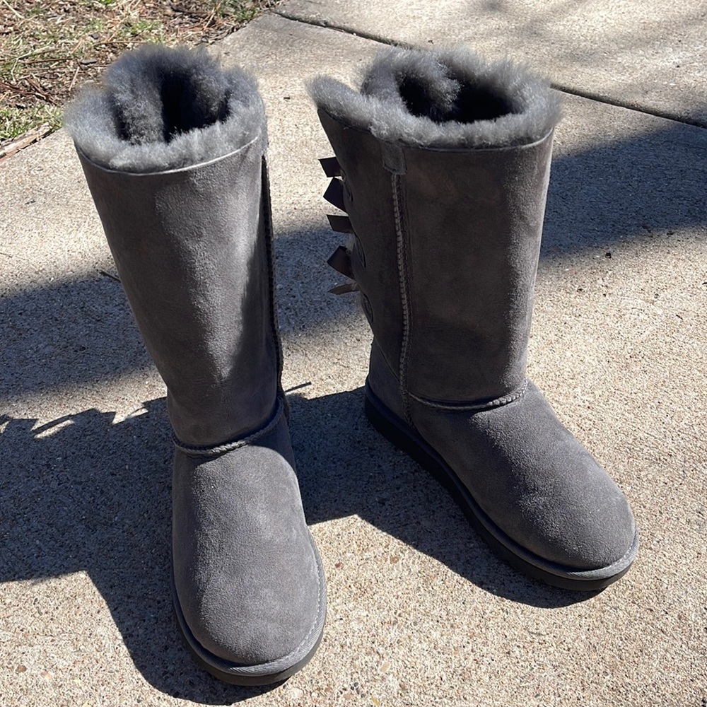 UGGS